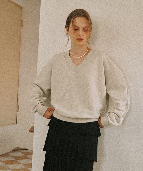 RONRON（ロンロン）の「V NECK OVER FIT SWEATSHIRT OATMEAL（スウェット・レディース・その他・FREE）」の6枚目の写真