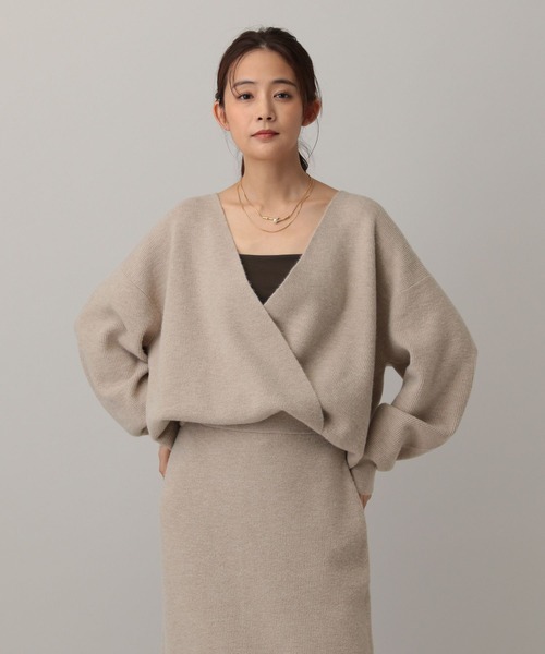 GLOBAL WORK（グローバルワーク）の「MATINEE LINE/ウール混カシュクールVネックプルオーバー/611154（ニット/セーター・レディース・ブラウン/チャコール/グレイッシュベージュ・MEDIUM/LARGE）」の3枚目の写真