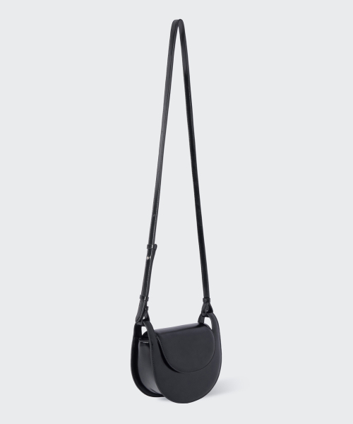 MUSINSA STANDARD WOMAN（ムシンサスタンダードウーマン）の「ウィメンズハーフムーンクロスバッグ[ブラック]（メッセンジャーバッグ・レディース・その他・FREE）」の3枚目の写真