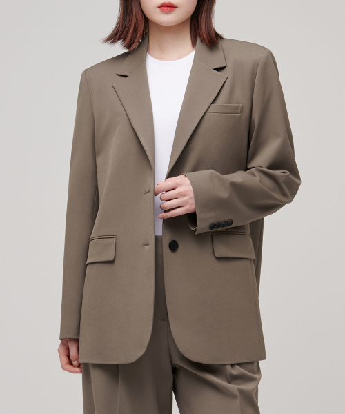 MUSINSA STANDARD WOMAN(ムシンサスタンダードウーマン)の「レディース特大ブレザー【ダスティベージュ】(テーラードジャケット・レディース・その他・SMALL/MEDIUM/LARGE/X-LARGE/X-SMALL)」の3枚目の写真