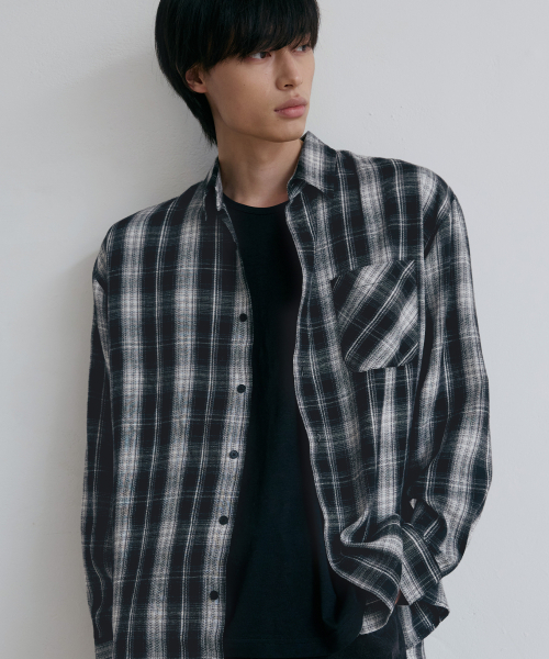 NODU（ノードユー）の「オンブレチェックシャツ[ブラック]（シャツ/ブラウス・メンズ・その他・LARGE/MEDIUM）」の3枚目の写真