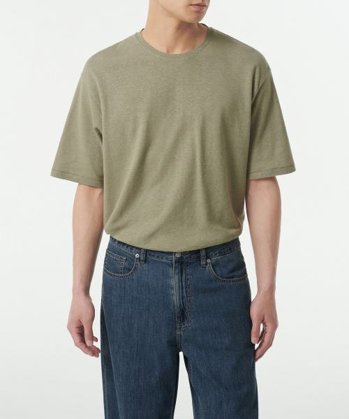MUSINSA STANDARD（ムシンサスタンダード）の「リネンブレンドリラックスクルーネックTシャツ[セージ]（Tシャツ/カットソー・メンズ・その他・LARGE/MEDIUM/SMALL/X-LARGE/XX-LARGE）」の2枚目の写真