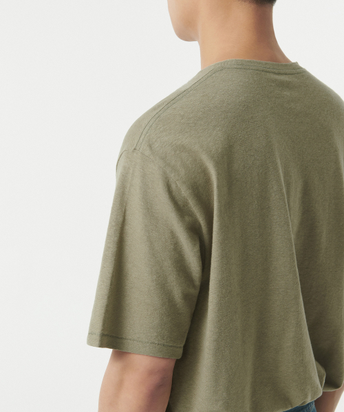 MUSINSA STANDARD（ムシンサスタンダード）の「リネンブレンドリラックスクルーネックTシャツ[セージ]（Tシャツ/カットソー・メンズ・その他・LARGE/MEDIUM/SMALL/X-LARGE/XX-LARGE）」の5枚目の写真