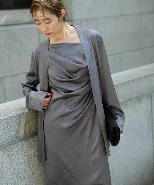 Callarus（カラルス）の「アシメドレープクラッシュサテンキャミワンピースアンサンブルドレス〔Callarus〕（ドレス・レディース・ブラック/グレー/ベージュ・M/L）」の17枚目の写真