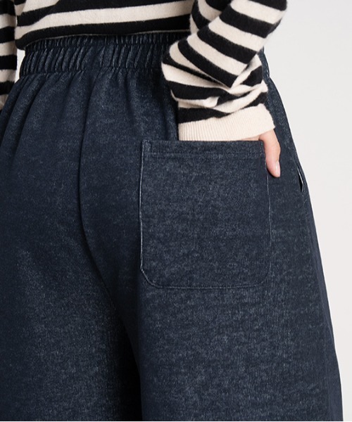 REBALANCE(リバランス)の「デニム生地ドレープパンツ(デニムパンツ・レディース・B/A/D/C・LARGE/MEDIUM)」の14枚目の写真