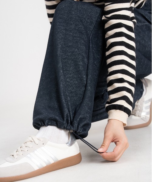 REBALANCE(リバランス)の「デニム生地ドレープパンツ(デニムパンツ・レディース・B/A/D/C・LARGE/MEDIUM)」の13枚目の写真