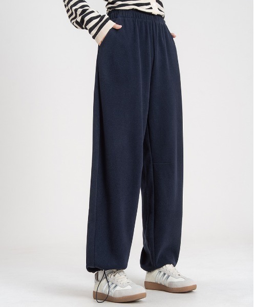 REBALANCE(リバランス)の「デニム生地ドレープパンツ(デニムパンツ・レディース・B/A/D/C・LARGE/MEDIUM)」の12枚目の写真