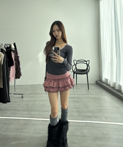 Y2K SYNAPSE FACTORY（ワイツーケー シナプスファクトリー）の「【インナーショーツ付き】ヘビーフリルミニスカート（スカート・レディース・ブラック/グレー/ピンク・FREE）」の4枚目の写真