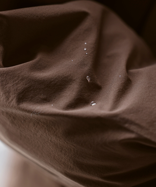 SLOBE IENA（スローブイエナ）の「フェザーライト撥水モンスターダウン（ダウンジャケット/コート・レディース・ブラック/アイボリー/ブラウン・36/38）」の5枚目の写真