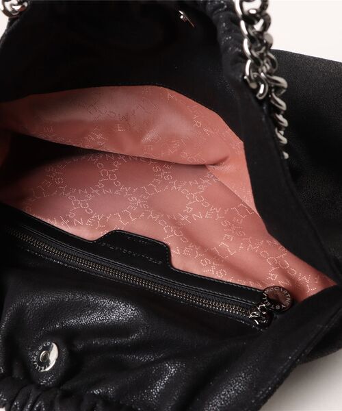 STELLA McCARTNEY（ステラマッカートニー）の「Falabella Drawstring Shoulder Bag / ファラベラ ドローストリング ショルダーバッグ（ショルダーバッグ・レディース・ブラック/ライトグレー・ONE SIZE）」の5枚目の写真