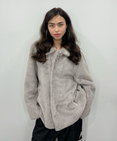 NYXX(エヌワイエックスエックス)の「COLLAR FUR JACKET GREY(ムートンコート・レディース・その他・F)」の4枚目の写真