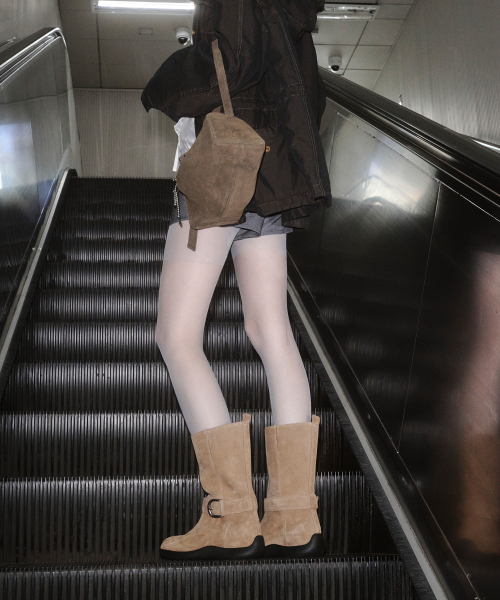 KHIHO（キホ）の「ベルティジミッドブーツ ベージュ（ブーツ・レディース・ベージュ・23cm/23.5cm/24cm/24.5cm/25cm）」の9枚目の写真