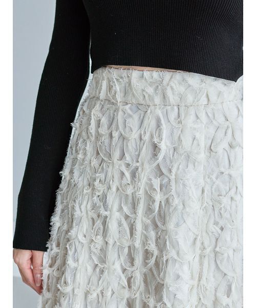 SNIDEL（スナイデル）の「Sustainableデコラティブシフォンフレアスカート（スカート・レディース・アイボリー/ブラック/バーガンディー・0/1）」の7枚目の写真
