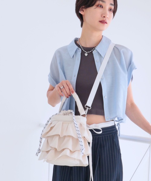 COLDE (コルデ)の「2wayフリル巾着バッグ(ショルダーバッグ・レディース・ブラウン/ブラック/アイボリー・FREE)」の2枚目の写真