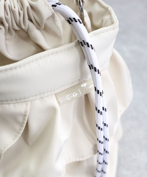 COLDE (コルデ)の「2wayフリル巾着バッグ(ショルダーバッグ・レディース・ブラウン/ブラック/アイボリー・FREE)」の5枚目の写真