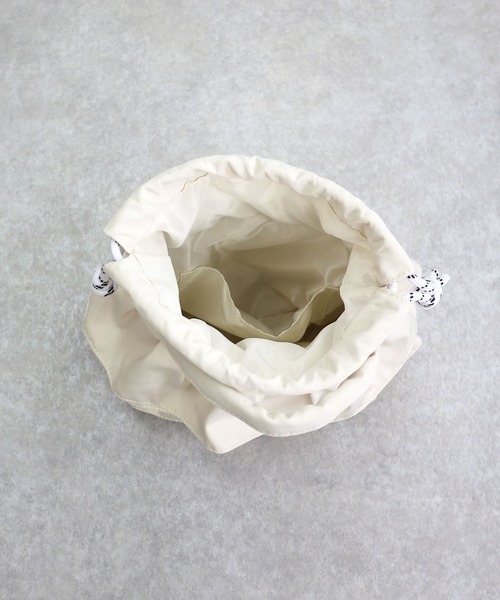 COLDE (コルデ)の「2wayフリル巾着バッグ(ショルダーバッグ・レディース・ブラウン/ブラック/アイボリー・FREE)」の7枚目の写真