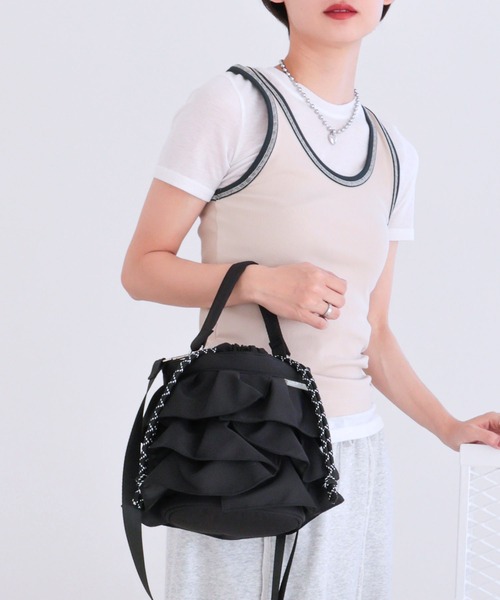 COLDE (コルデ)の「2wayフリル巾着バッグ(ショルダーバッグ・レディース・ブラウン/ブラック/アイボリー・FREE)」の8枚目の写真