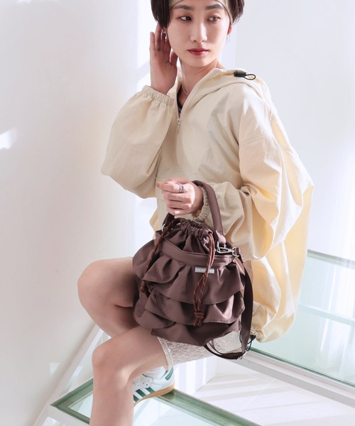 COLDE (コルデ)の「2wayフリル巾着バッグ(ショルダーバッグ・レディース・ブラウン/ブラック/アイボリー・FREE)」の20枚目の写真