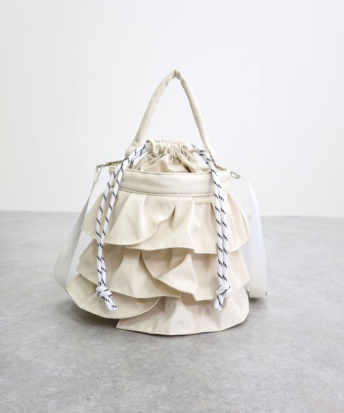 COLDE (コルデ)の「2wayフリル巾着バッグ(ショルダーバッグ・レディース・ブラウン/ブラック/アイボリー・FREE)」の15枚目の写真