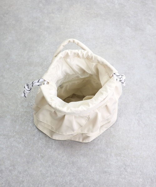 COLDE (コルデ)の「2wayフリル巾着バッグ(ショルダーバッグ・レディース・ブラウン/ブラック/アイボリー・FREE)」の14枚目の写真