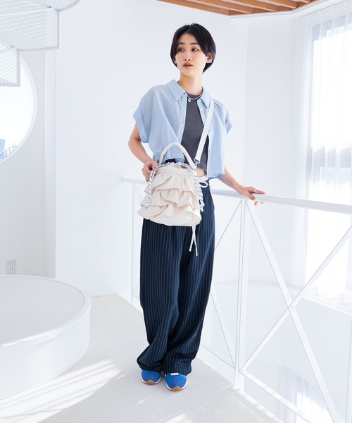 COLDE (コルデ)の「2wayフリル巾着バッグ【詳細動画あり】(ショルダーバッグ・レディース・ブラウン/ブラック/アイボリー・FREE)」の17枚目の写真