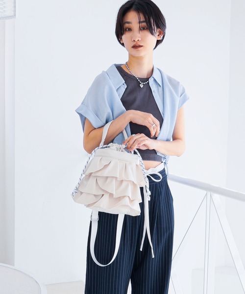 COLDE (コルデ)の「2wayフリル巾着バッグ【詳細動画あり】(ショルダーバッグ・レディース・ブラウン/ブラック/アイボリー・FREE)」の18枚目の写真