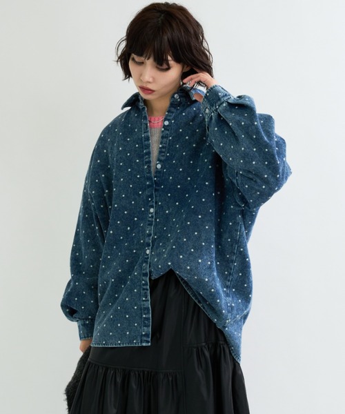 A.D.C.L.（エーディーシーエル）の「ドット柄 オーバーサイズ デニムシャツ（シャツ/ブラウス・レディース・ブルー/サックスブルー・M/L）」の8枚目の写真