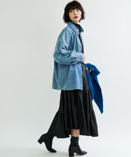 A.D.C.L.（エーディーシーエル）の「ドット柄 オーバーサイズ デニムシャツ（シャツ/ブラウス・レディース・ブルー/サックスブルー・M/L）」の16枚目の写真