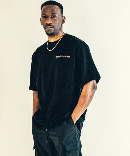 BEOM(ボム)の「メルティングデイジー オーバーサイズTシャツ ブラック(Tシャツ/カットソー・メンズ・その他・1/2)」の4枚目の写真