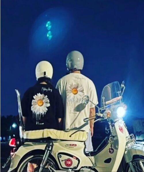 BEOM(ボム)の「メルティングデイジー オーバーサイズTシャツ ブラック(Tシャツ/カットソー・メンズ・その他・1/2)」の10枚目の写真