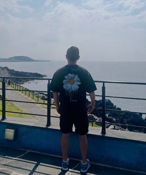 BEOM(ボム)の「メルティングデイジー オーバーサイズTシャツ ブラック(Tシャツ/カットソー・メンズ・その他・1/2)」の13枚目の写真