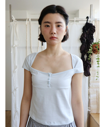 COLOCYNTH（コロシント）の「Button Leaf Square T-shirt Sky Blue（Tシャツ/カットソー）」