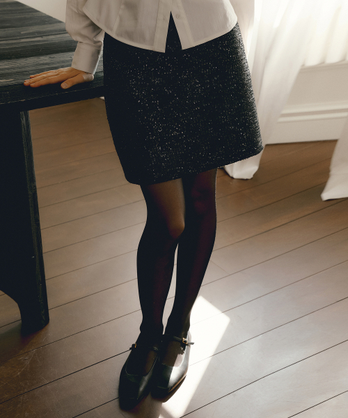 OCTETTE(オテット)の「SEQUIN TWEED MINI SKIRTS_BLACK(スカート・レディース・ブラック・SMALL/MEDIUM)」の3枚目の写真