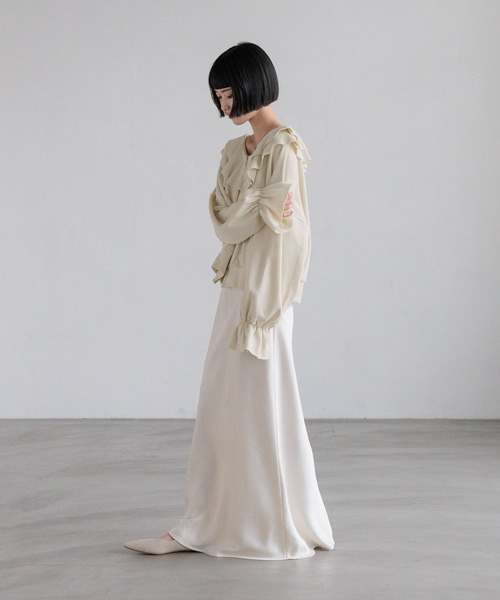 LOWRYS FARM（ローリーズファーム）の「フリルＺＩＰウラケ　636140（スウェット・レディース・グレー/アイボリー/ブラック・FREE）」の5枚目の写真