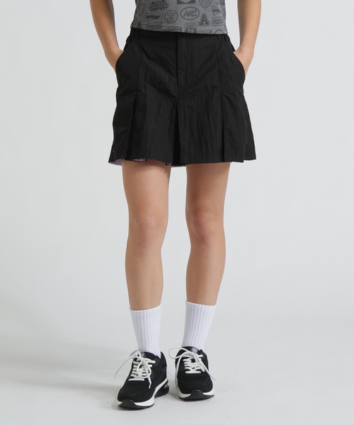 AVIREX（アヴィレックス）の「NYLON SKIRT-LIKE PLEATED SKIRT（スカート・レディース・ブラック/ブルー・F）」の3枚目の写真