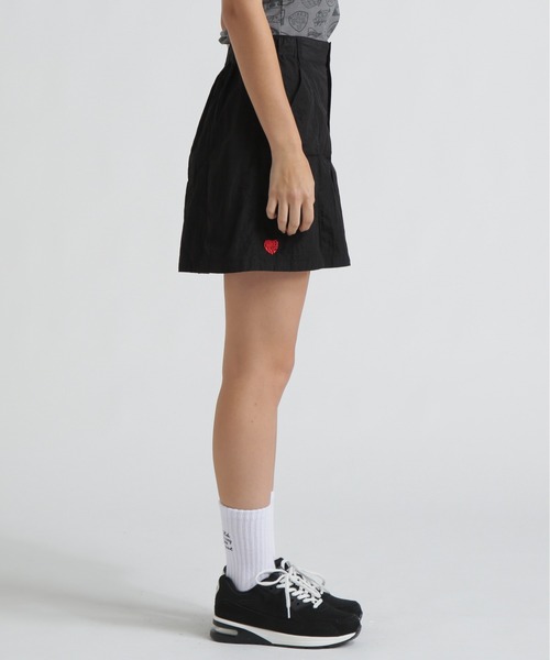 AVIREX（アヴィレックス）の「NYLON SKIRT-LIKE PLEATED SKIRT（スカート・レディース・ブラック/ブルー・F）」の6枚目の写真