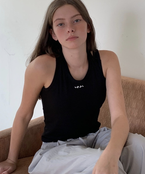 INJIACTIVE(インジアクティブ)の「レイヤードスリーブレスブラック(Tシャツ/カットソー・レディース・その他・ONE SIZE)」の1枚目の写真