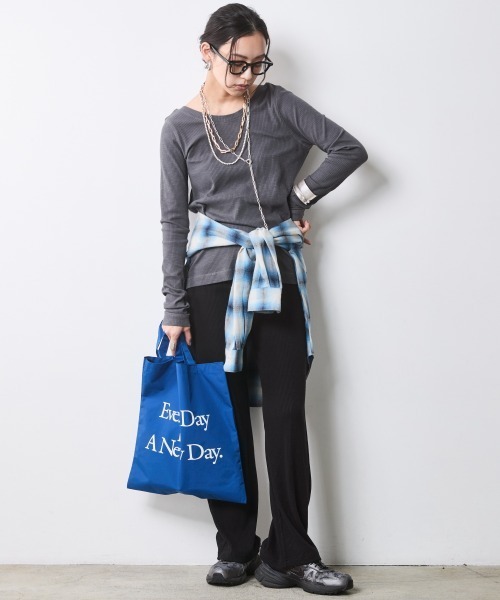 CHIC STYLE（シックスタイル）の「スパンテレコスリムパンツ＜大きいサイズ有＞シックスタイル（その他パンツ・レディース・ブラック/杢グレー・M/L/LL/3L/4L/5L）」の9枚目の写真