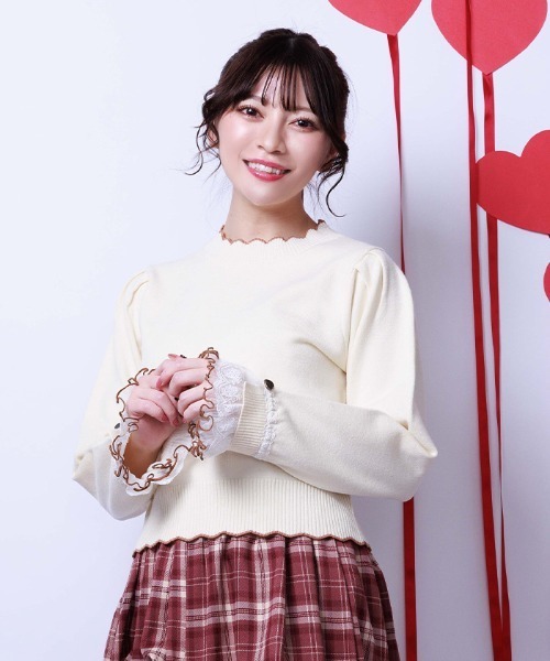 axes femme（アクシーズファム）の「ハート釦バイカラーニットプルオーバー（ニット/セーター・レディース・ピンク/ミント/キナリ・FREE）」の2枚目の写真