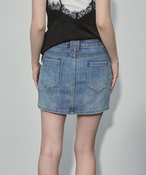 ENVYM（アンビー）の「Wボタン ストレッチ デニム ミニスカート（デニムスカート・レディース・ブルー/ブラック・SMALL/MEDIUM/LARGE）」の19枚目の写真