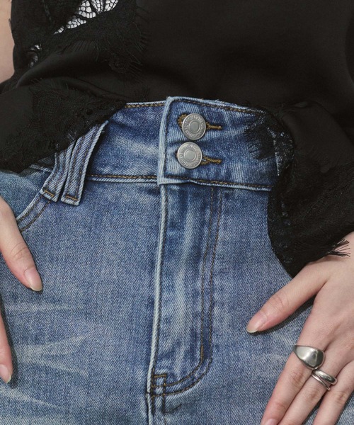 ENVYM（アンビー）の「Wボタン ストレッチ デニム ミニスカート（デニムスカート・レディース・ブルー/ブラック・SMALL/MEDIUM/LARGE）」の18枚目の写真