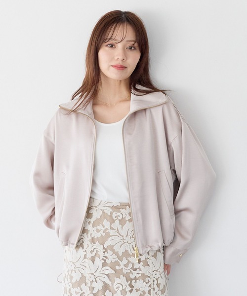 Andemiu（アンデミュウ）の「サテンブルゾン643040（ブルゾン・レディース・ネイビー/グレイッシュベージュ・FREE）」の2枚目の写真