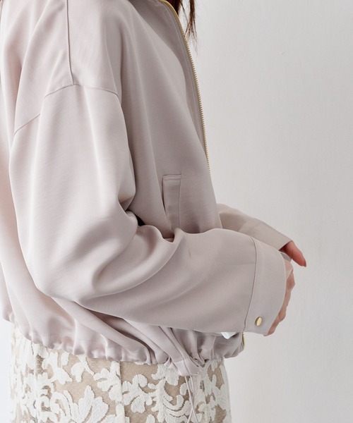 Andemiu（アンデミュウ）の「サテンブルゾン643040（ブルゾン・レディース・ネイビー/グレイッシュベージュ・FREE）」の5枚目の写真