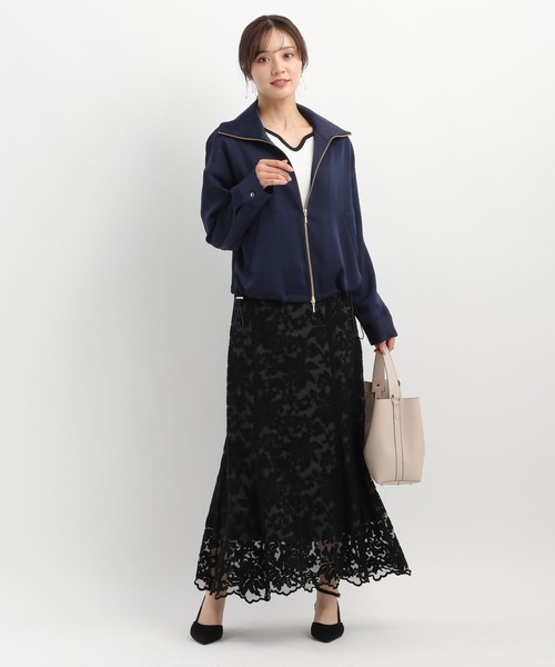 Andemiu（アンデミュウ）の「サテンブルゾン643040（ブルゾン・レディース・ネイビー/グレイッシュベージュ・FREE）」の11枚目の写真