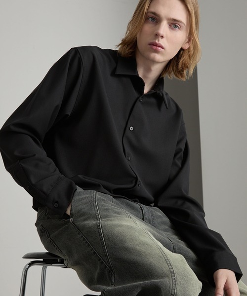 cussil(クシル)の「【cussil/クシル】ヘビードレープクロップドシルエットレギュラー長袖シャツ(シャツ/ブラウス・メンズ・ブラック/ホワイト・L/M/S)」の7枚目の写真