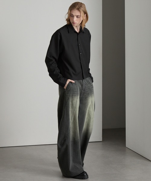 cussil(クシル)の「【cussil/クシル】ヘビードレープクロップドシルエットレギュラー長袖シャツ(シャツ/ブラウス・メンズ・ブラック/ホワイト・L/M/S)」の11枚目の写真