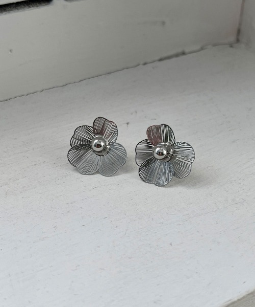 CEMONEMO(セモネモ)の「透かし フラワー メタル ピアス(ピアス(両耳用)・レディース・その他2/その他1/その他4/その他3・FREE)」の2枚目の写真