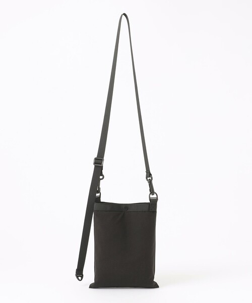 MACKINTOSH PHILOSOPHY（ﾏｯｷﾝﾄｯｼｭ ﾌｨﾛｿﾌｨｰ）の「【MACKINTOSH PHILOSOPHY × KiU】サコッシュ＆チャームポーチ（ショルダーバッグ・メンズ・ブラック/グレー・FREE）」の18枚目の写真