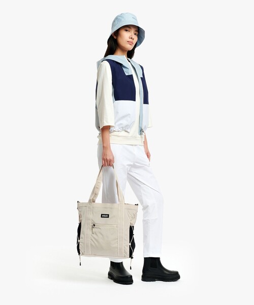 AIGLE(エーグル)の「撥水 ライト&コンパクト トートバッグ 14L(トートバッグ・レディース・オレンジ/ホワイト/ダークネイビー・FREE)」の16枚目の写真