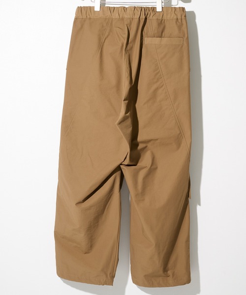 UJOH（ウジョー）の「【UJOH HOMME/ウジョー】Draw Cord Utility PNT（その他パンツ・メンズ・ブラック/ブラウン・5/4）」の4枚目の写真